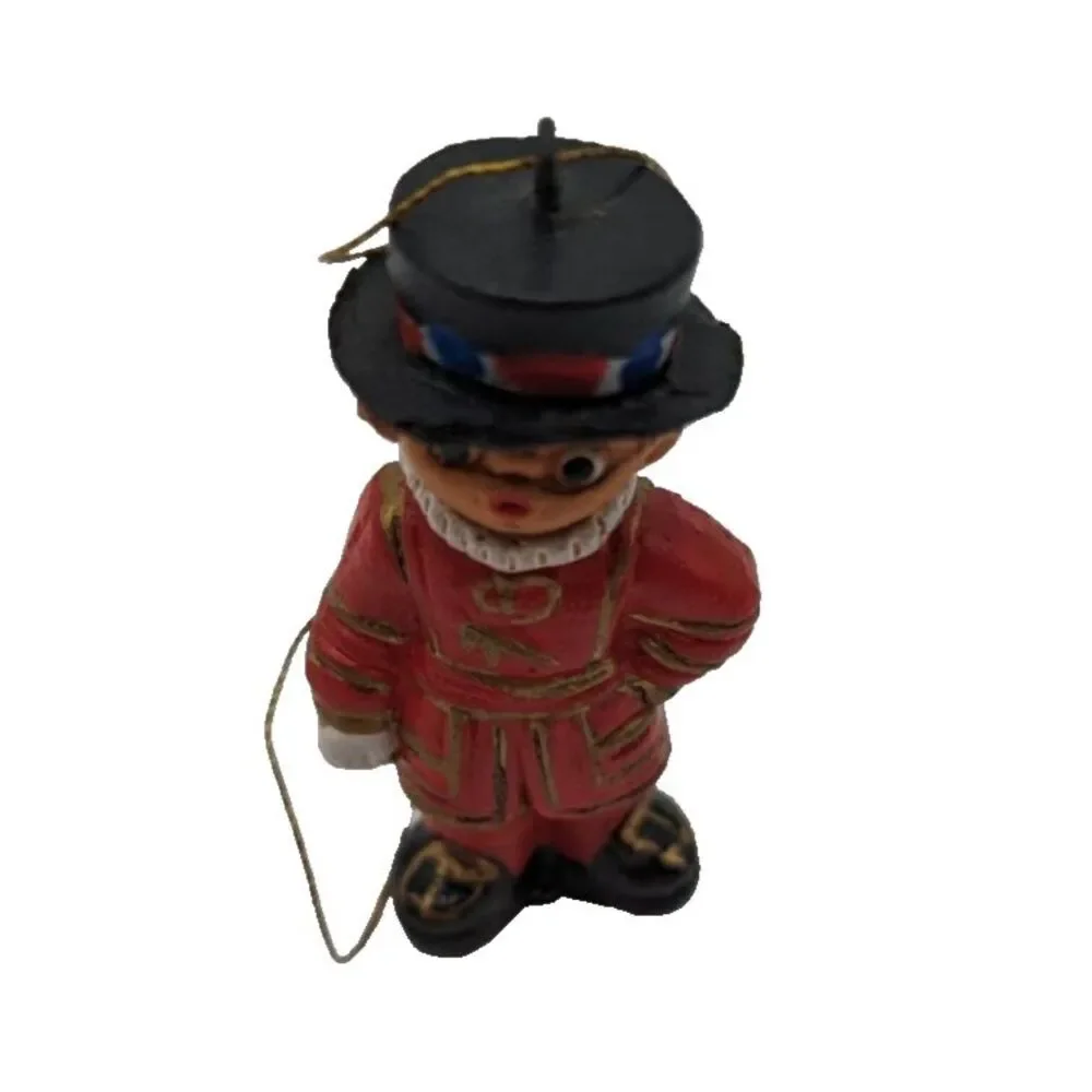 Christmas Ornament Harrods Knightsbridge Hand Painted Beefeater‎ Terracotta 2